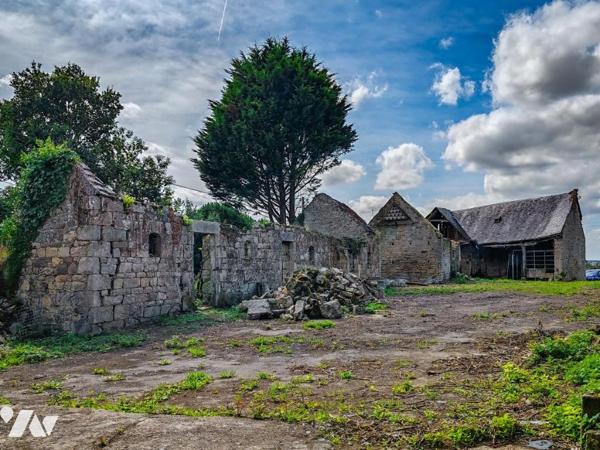 2380 - ANCIEN CORPS DE FERME A RENOVER ENTIÈREMENT AVEC DEPENDANCES SUR TERRAIN 1248M²