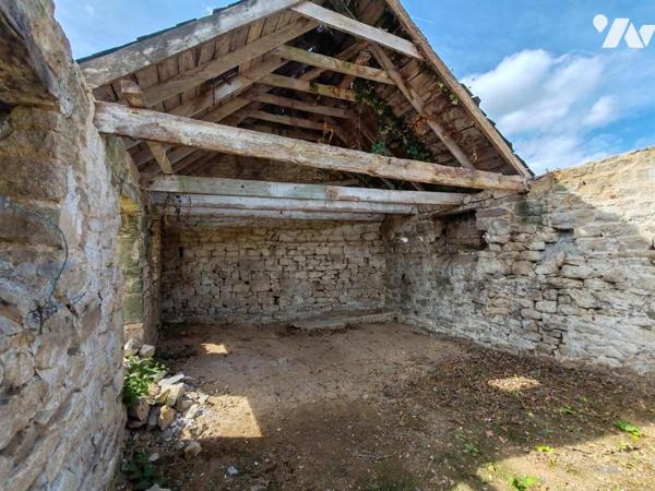 2380 - ANCIEN CORPS DE FERME A RENOVER ENTIÈREMENT AVEC DEPENDANCES SUR TERRAIN 1248M²
