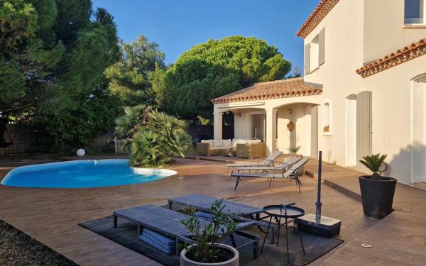 Maison à vendre    7 pièces •  Mèze