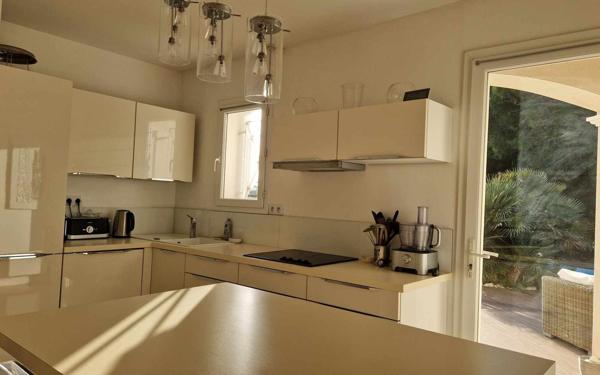 Maison à vendre    7 pièces •  Mèze