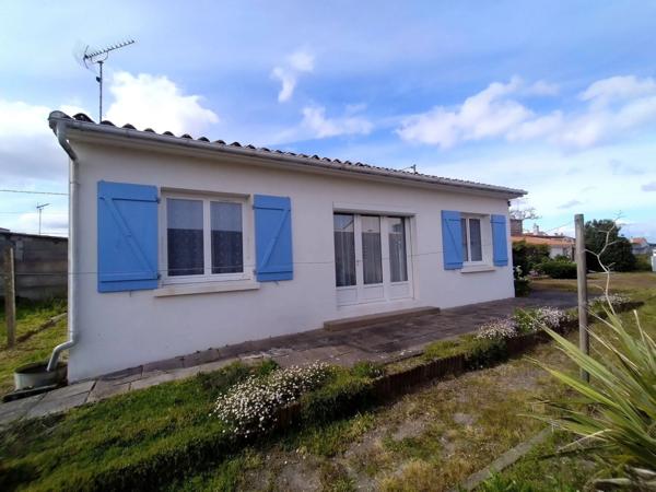 L'AIGUILLON SUR MER 85460 A 2 PAS DU MARCHE MAISON PLAIN PIED AVEC GITE ET DEPENDANCES SUR 994M² A BATIR