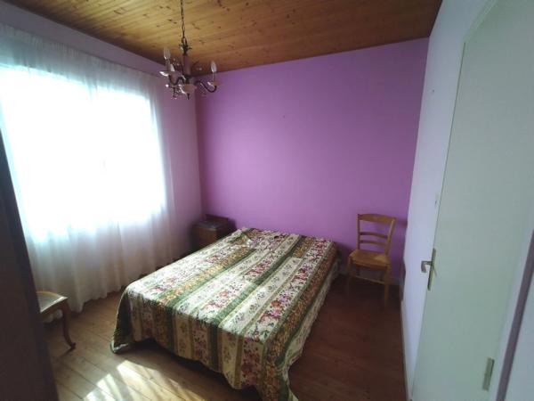 L'AIGUILLON SUR MER 85460 A 2 PAS DU MARCHE MAISON PLAIN PIED AVEC GITE ET DEPENDANCES SUR 994M² A BATIR