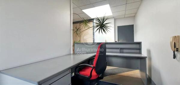 Location                                                      Bureau
                        
                     5 pièces                      90 m2                     à Mont-Saint-Aignan