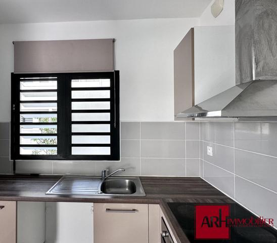 A vendre - Beau F4 Duplex - Plein coeur de Saint Paul - 2 parkings