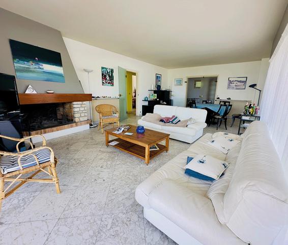 Cap Ferret, vue bassin & port de La Vigne, très belle villa d’architecte, 190 m2, 6 chambres, 6 salles d’eau, grand garage, grande piscine, sur belle parcelle de 1800 m2 environ
