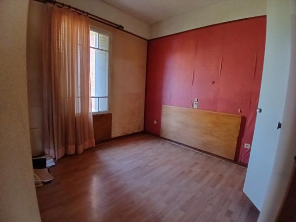 Maison à fort potentiel sur terrain constructible  – Opportunité rare à rénover