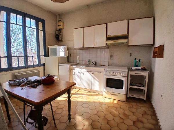 Maison à fort potentiel sur terrain constructible  – Opportunité rare à rénover
