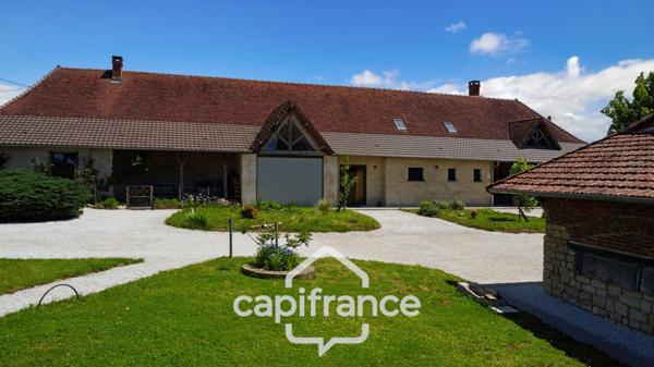 Propriété avec gîtes et chambres d’hôtes dans dépendances séparées et Maison bressane rénovée de 140 m² – Terrain 4374 m² –LOUHANS (71500)