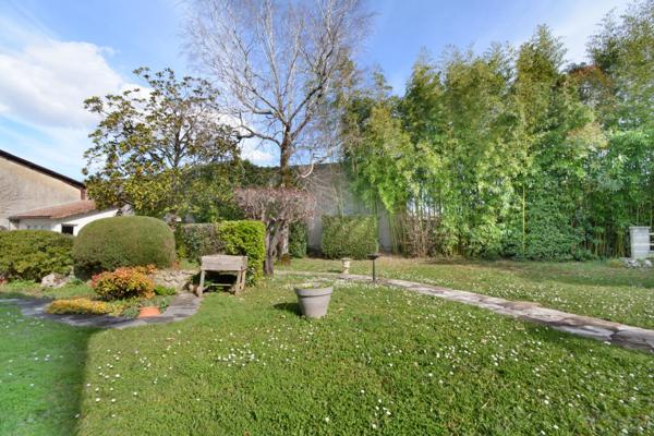 Maison à vendre 5 pièces centre ville 3 chambres/ jardin/ garage LA COURONNE (16)