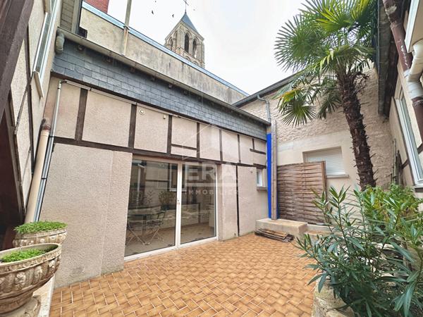 Ensemble immobilier : Maison + local 203 m2 centre Château Landon