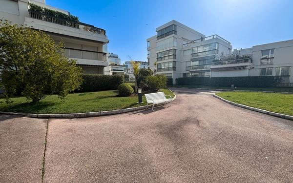 Appartement à vendre    3 pièces • 80,27 m2 Mandelieu-la-Napoule