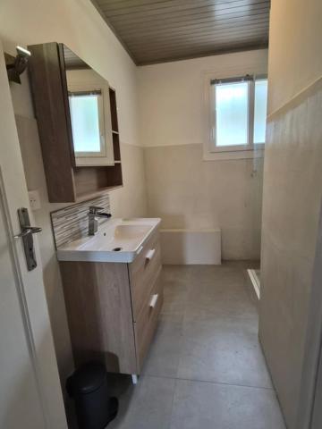 Maison de caractère avec piscine sur terrain arboré de 2452 m² JUGEALS NAZARETH (19)