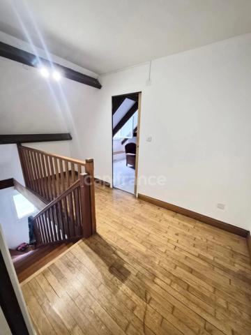 Maison de caractère avec piscine sur terrain arboré de 2452 m² JUGEALS NAZARETH (19)