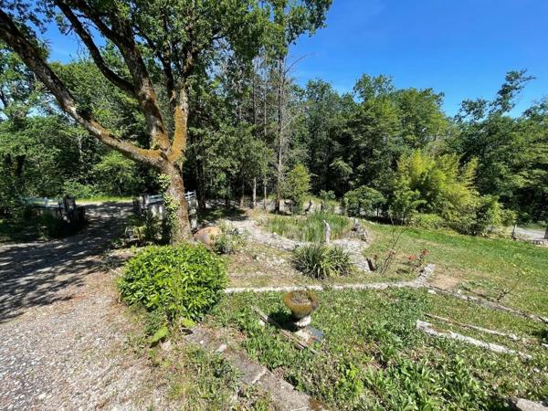 Maison de caractère avec piscine sur terrain arboré de 2452 m² JUGEALS NAZARETH (19)