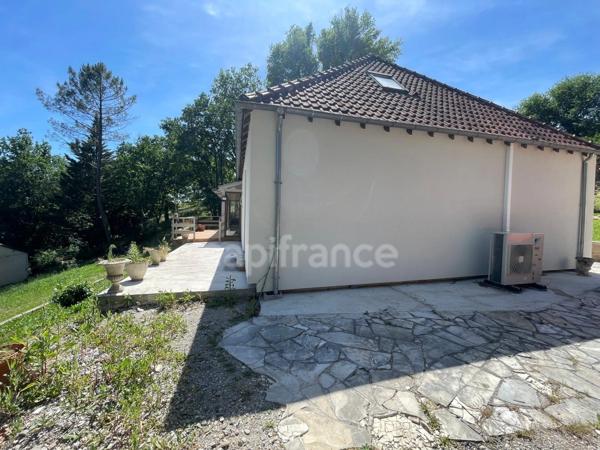 Maison de caractère avec piscine sur terrain arboré de 2452 m² JUGEALS NAZARETH (19)