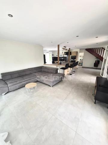Maison de caractère avec piscine sur terrain arboré de 2452 m² JUGEALS NAZARETH (19)