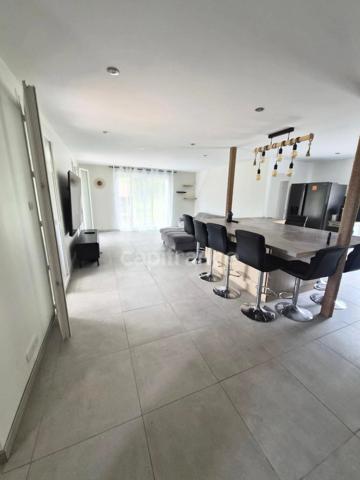 Maison de caractère avec piscine sur terrain arboré de 2452 m² JUGEALS NAZARETH (19)