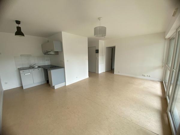 Appartement 2 pièce(s) 42 m2 , Terrasse ,ascenseur, et Garage , La rochelle Appartement 2 pièce(s) 42 m2 , Terrasse ,ascenseur, et Garage , La rochelle