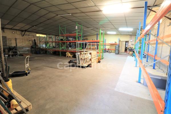 Dpt (71), à vendre à Saint-Léger-Sur-Dheune Entrepôt-Local commercial de 400 m²