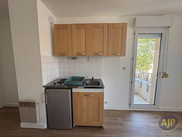 Location appartement Nantes : 445 € - AJP Immobilier Nantes Ouest