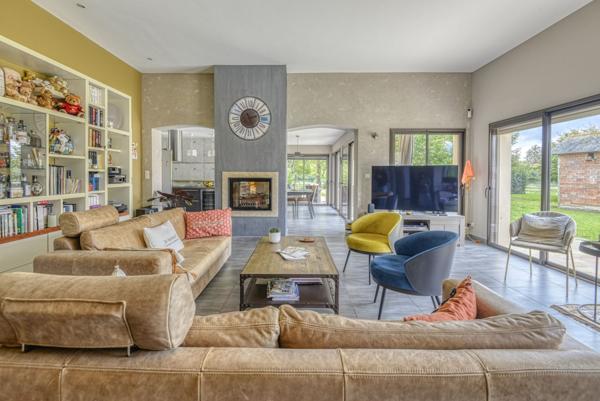 Vente Maison240 m² - 6 Pièces - THOUARE SUR LOIRE (44470)