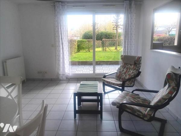 BOIS GUILLAUME TRES BEL APPARTEMENT F2 MEUBLE AVEC JARDIN PRIVATIF ET TERRASSE