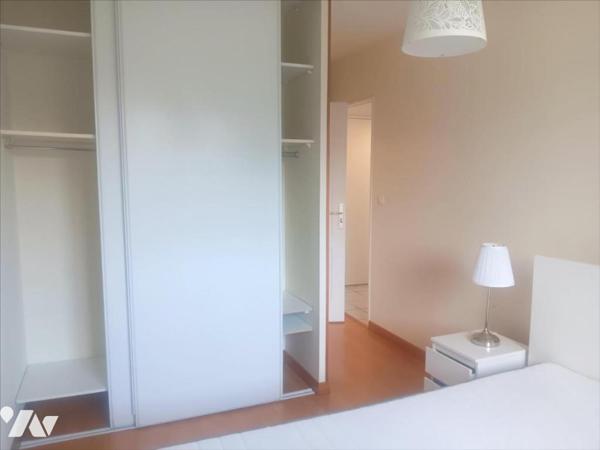 BOIS GUILLAUME TRES BEL APPARTEMENT F2 MEUBLE AVEC JARDIN PRIVATIF ET TERRASSE