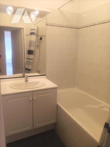 BOIS GUILLAUME TRES BEL APPARTEMENT F2 MEUBLE AVEC JARDIN PRIVATIF ET TERRASSE