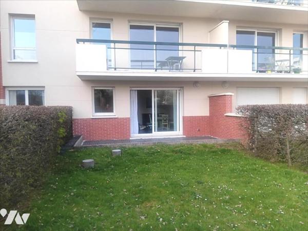 BOIS GUILLAUME TRES BEL APPARTEMENT F2 MEUBLE AVEC JARDIN PRIVATIF ET TERRASSE