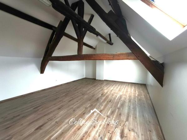 Maison familiale avec espace professionnel possible en Centre-ville de Linas