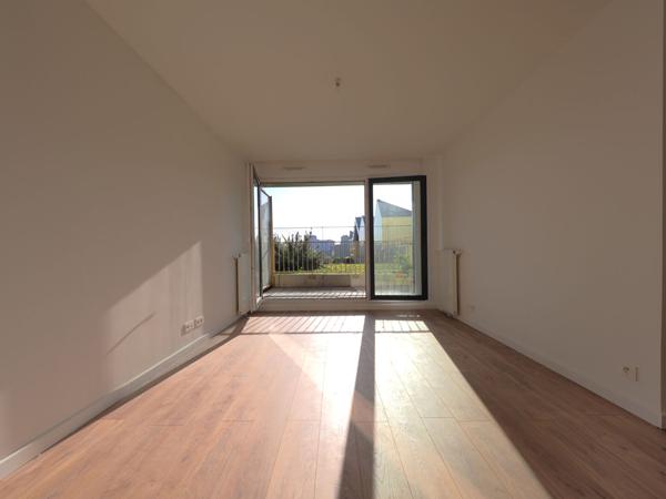 Appartement 3 pièces avec terrasse - Au coeur de la vie romainvilloise (ZAC de l'Horloge)