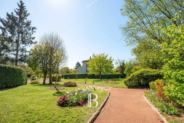 Bailly, Appartement 4 Chambres -  167 m² à vendre