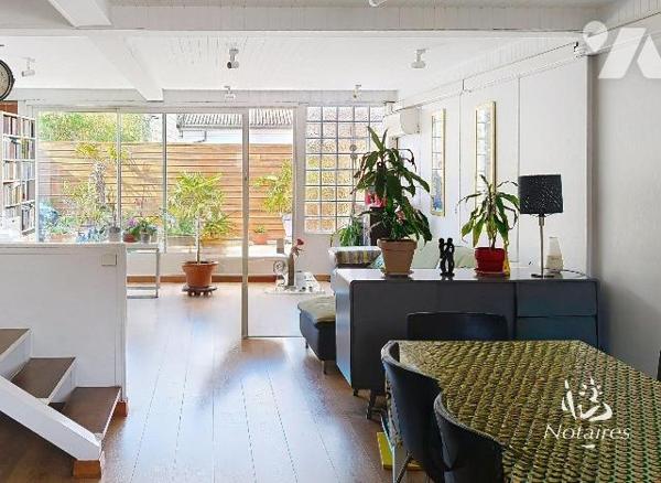 Dans le secteur calme d'Ornano, en retrait de rue, appartement en duplex à l'étage d'une micro ...