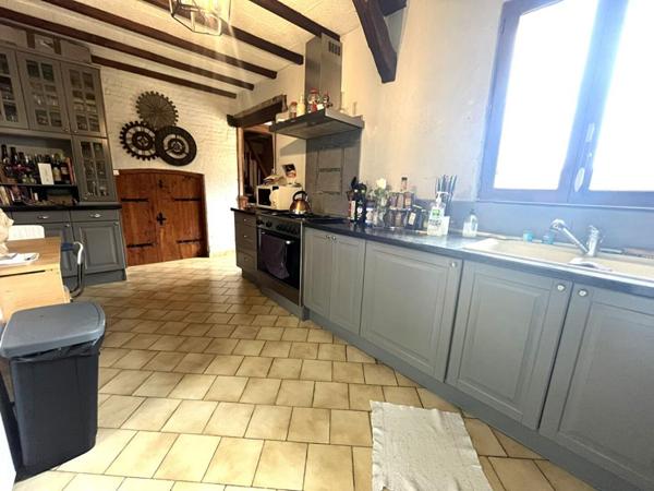 PROCHE GISORS Longère 4 chambres 110 M2