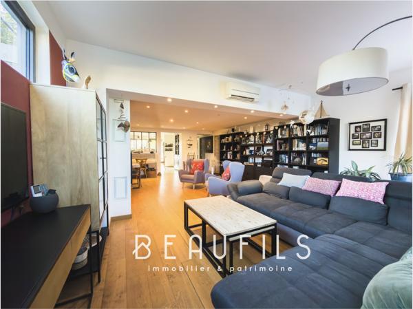 Frontignan (34110) FRONTIGNAN - Villa de Charme 215m² avec piscine & jardin