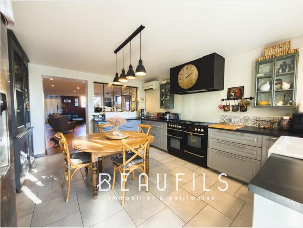 Frontignan (34110) FRONTIGNAN - Villa de Charme 215m² avec piscine & jardin