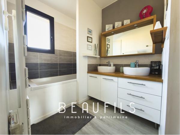 Frontignan (34110) FRONTIGNAN - Villa de Charme 215m² avec piscine & jardin