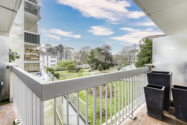 Exclusivité ERA - Appartement traversant lumineux avec balcon, box et cave à deux pas du centre et de Brancas