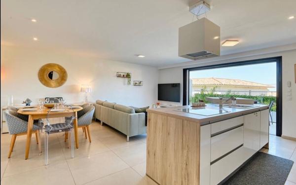 Appartement à vendre    4 pièces • 91,02 m2 Sanary-sur-Mer