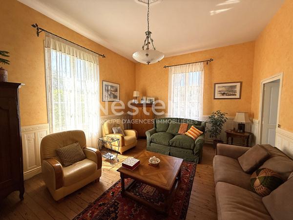 A vendre - Maison de maitre - 8 pièces - Coeur de Montreuil Bellay - 217.43 m2 - D5894