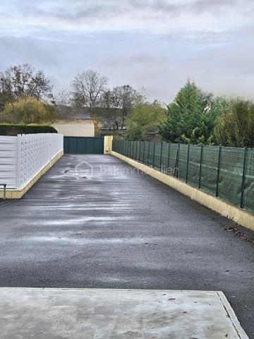 Local de stockage de 300 m²