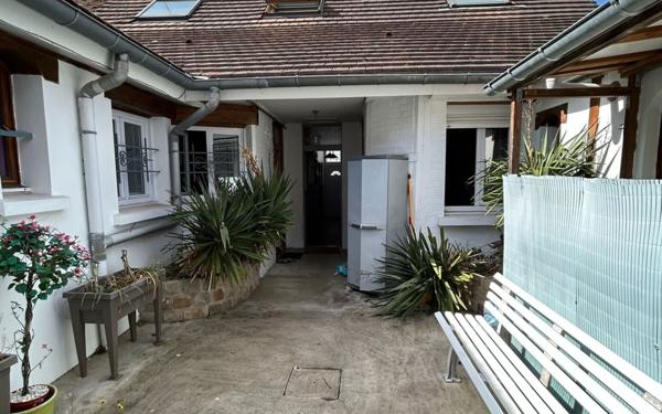 Immeuble à vendre    8 pièces •  Compiègne