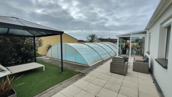 ? COUP DE CŒUR – Maison avec piscine couverte – Location à l’année à Talmont-Saint-Hilaire
