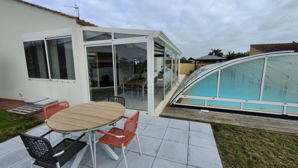 ? COUP DE CŒUR – Maison avec piscine couverte – Location à l’année à Talmont-Saint-Hilaire