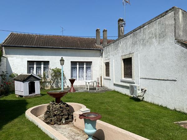 MAISON A VENDRE EN VIAGER OCCUPE- TERGNIER (02700) - PLAIN-PIED - GARAGE - TERRAIN 1000 M²