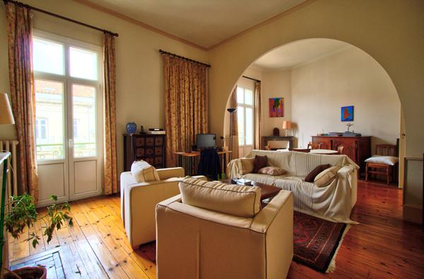 AGEN HYPER CENTRE - Appartement traversant spacieux de 114m2, composé de 4 pièces .