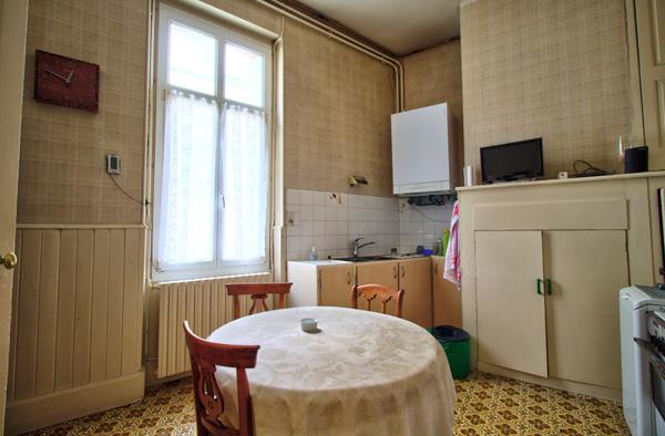 AGEN HYPER CENTRE - Appartement traversant spacieux de 114m2, composé de 4 pièces .