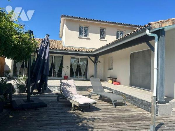 A VENDRE, Gironde, proche Bordeaux, BLANQUEFORT proche du centre et commodités, Belle maison d'...