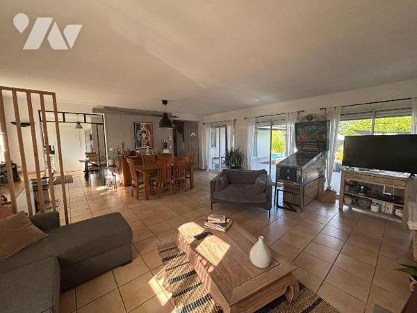 A VENDRE, Gironde, proche Bordeaux, BLANQUEFORT proche du centre et commodités, Belle maison d'...