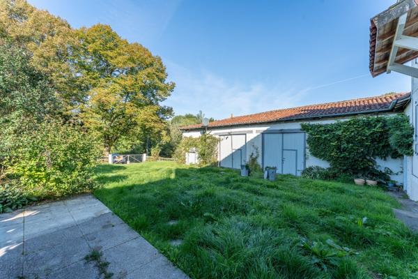 Roumazeries Loubert - Maison de deux chambres avec granges, possibilité de gîte, terrain et proche du lac Roumazieres loubert